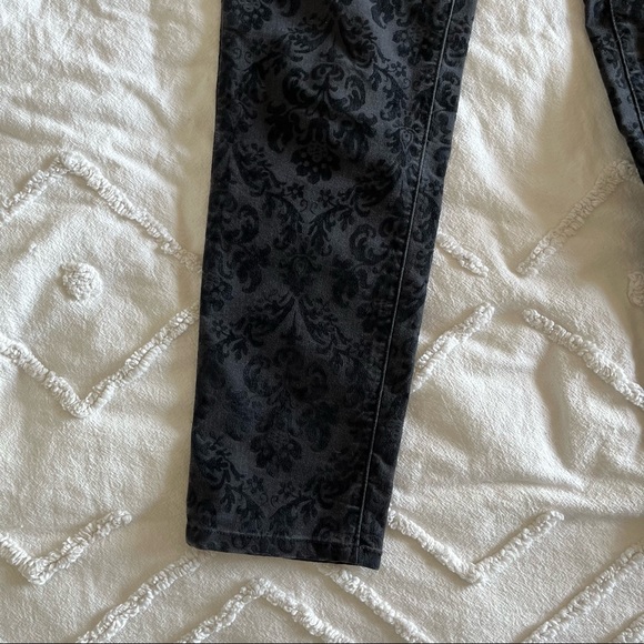 Chaps Velvet details Floral Skinny Jeans Bottoms Pants Size 8 - Picture 2 of 7
